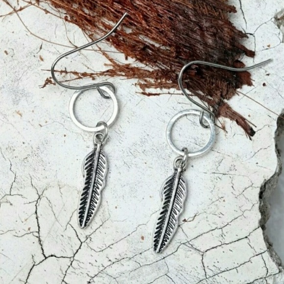 Minimalist sterling silver feather fish hook earrings - Picture 2 of 5